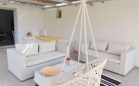 Thomas Apartments In Katapola